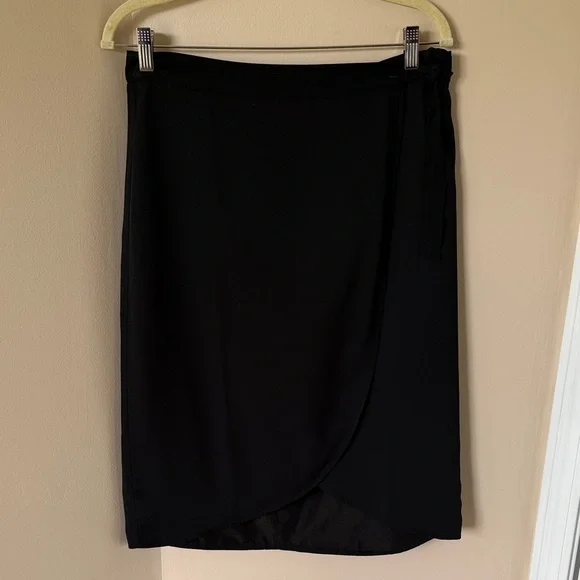 J. Crew Black Tulip Pencil Skirt, Size 10 - Picture 2 of 6
